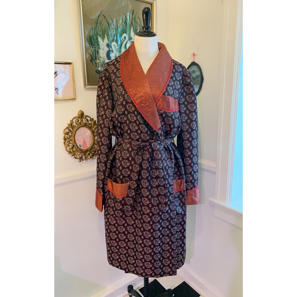 Vintage men’s satin brocade smoking jacket!